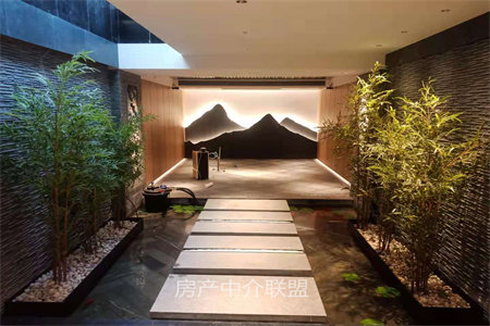 东店聚福园四楼107平三室精装带储藏室75万可按揭